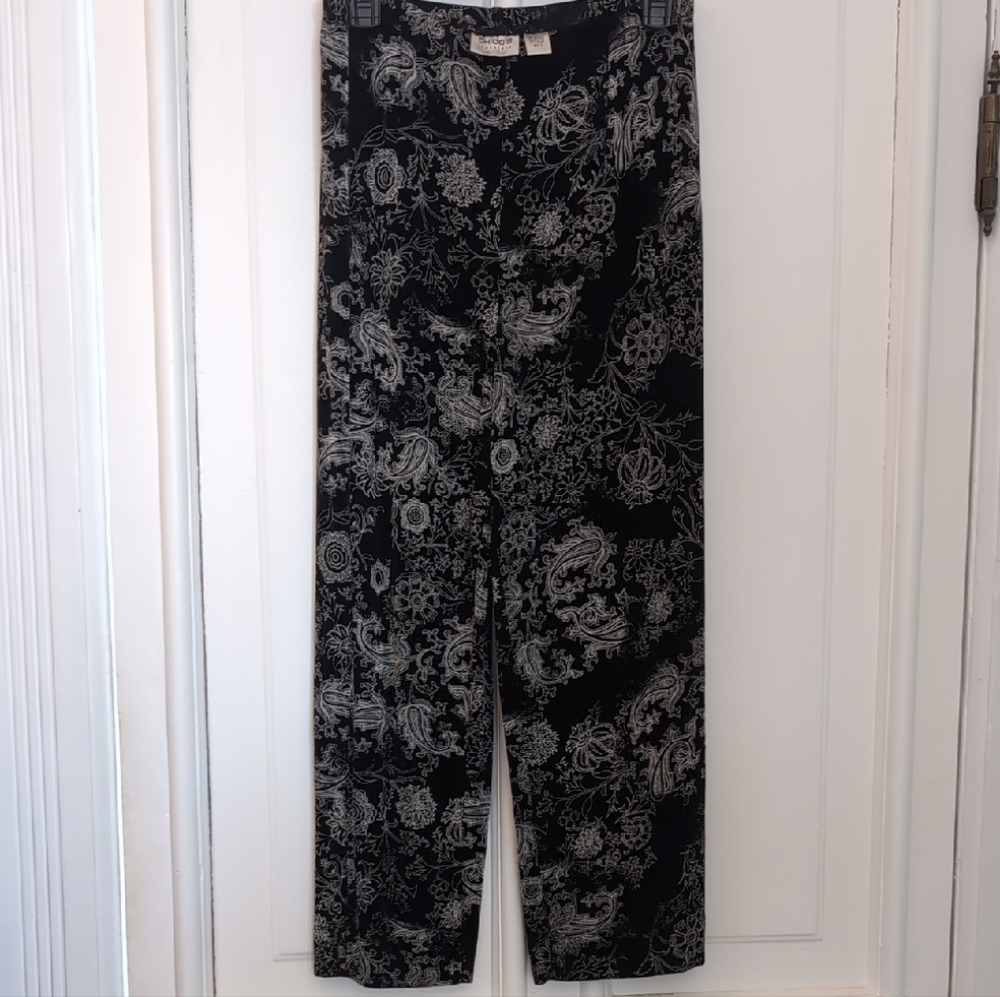 Chico's Travelers Black and White Patterned Pants Size 2